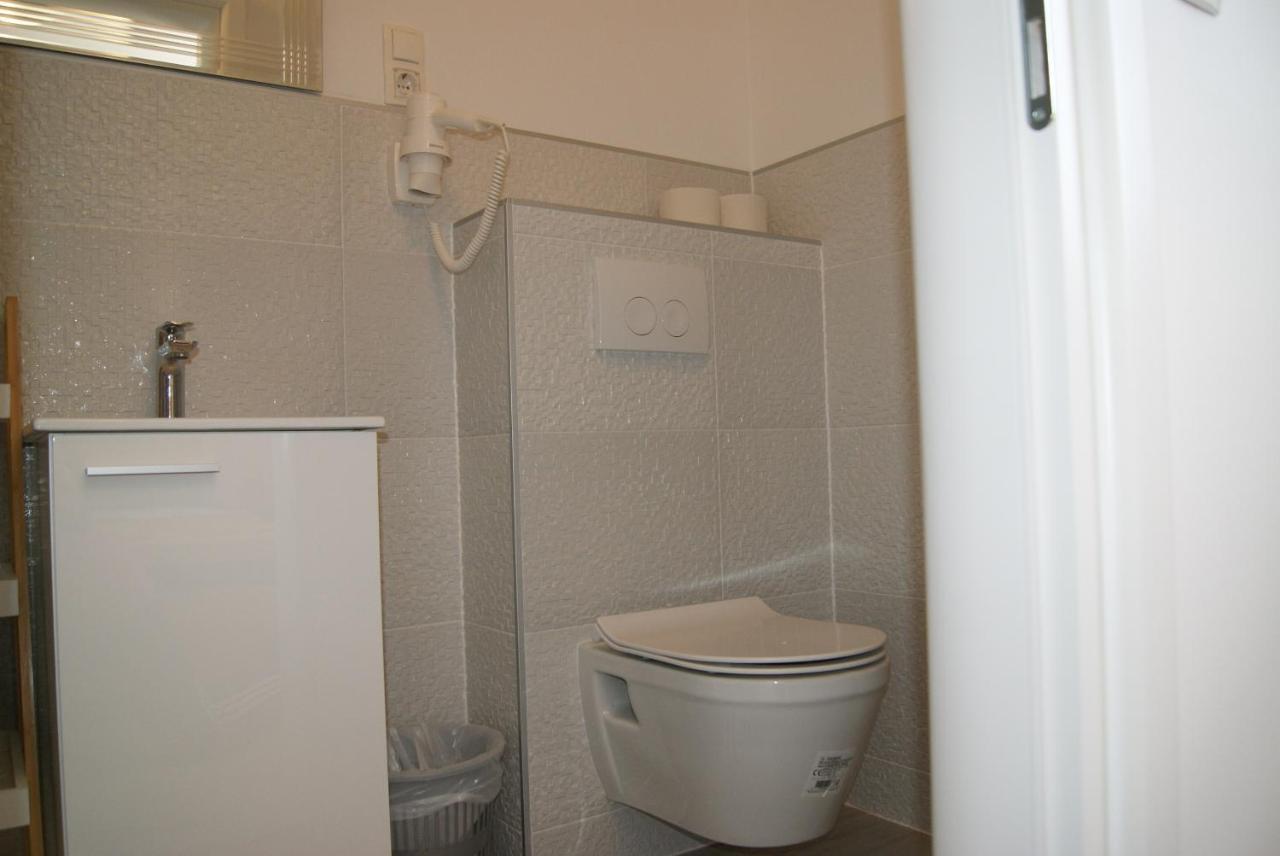 Rooms Magdalena Krk Krk Town Exteriör bild